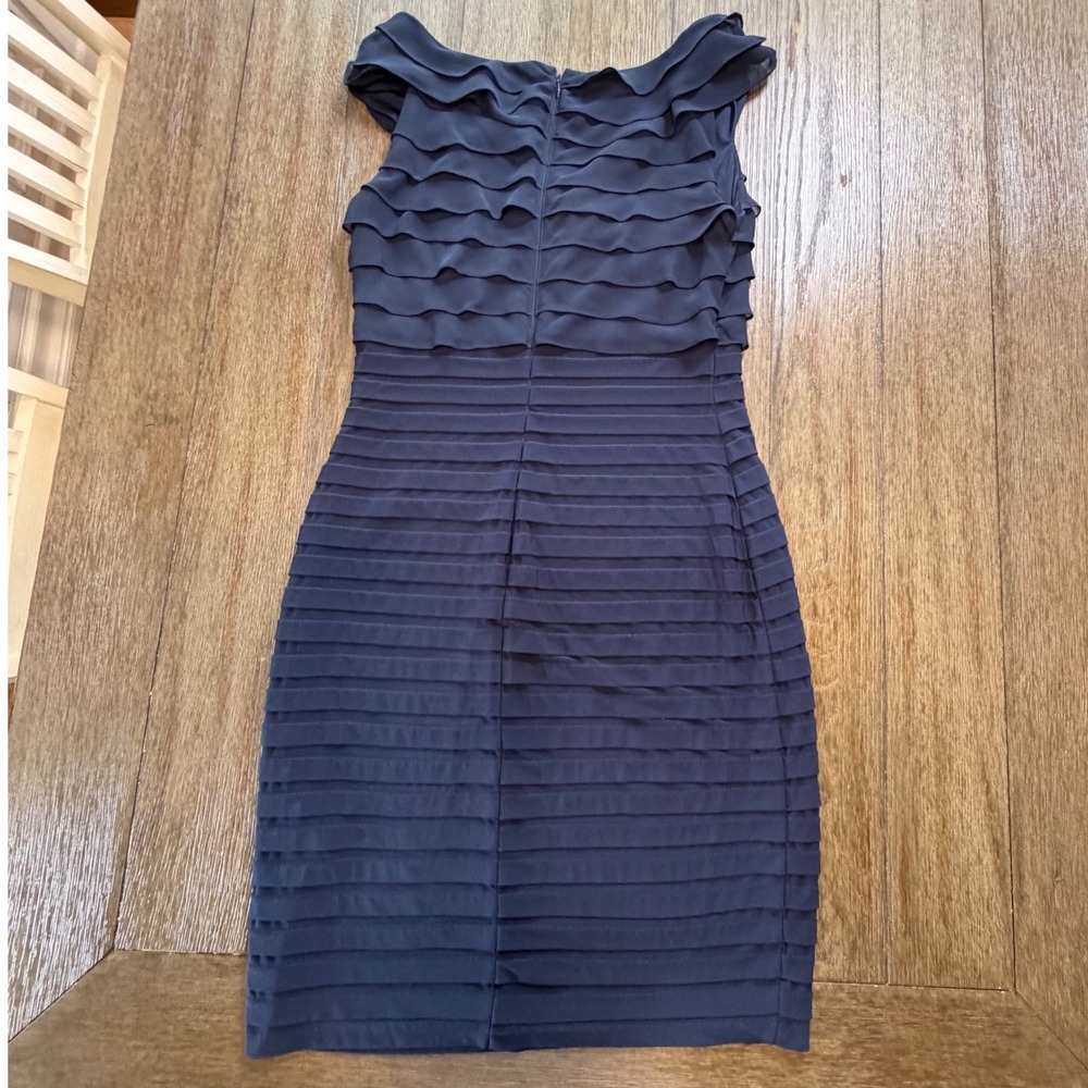 Adrianna Papell Navy Blue Tiered Ruffle Sheath Dress Size 8 V-Neck Cocktail - Picture 3 of 11